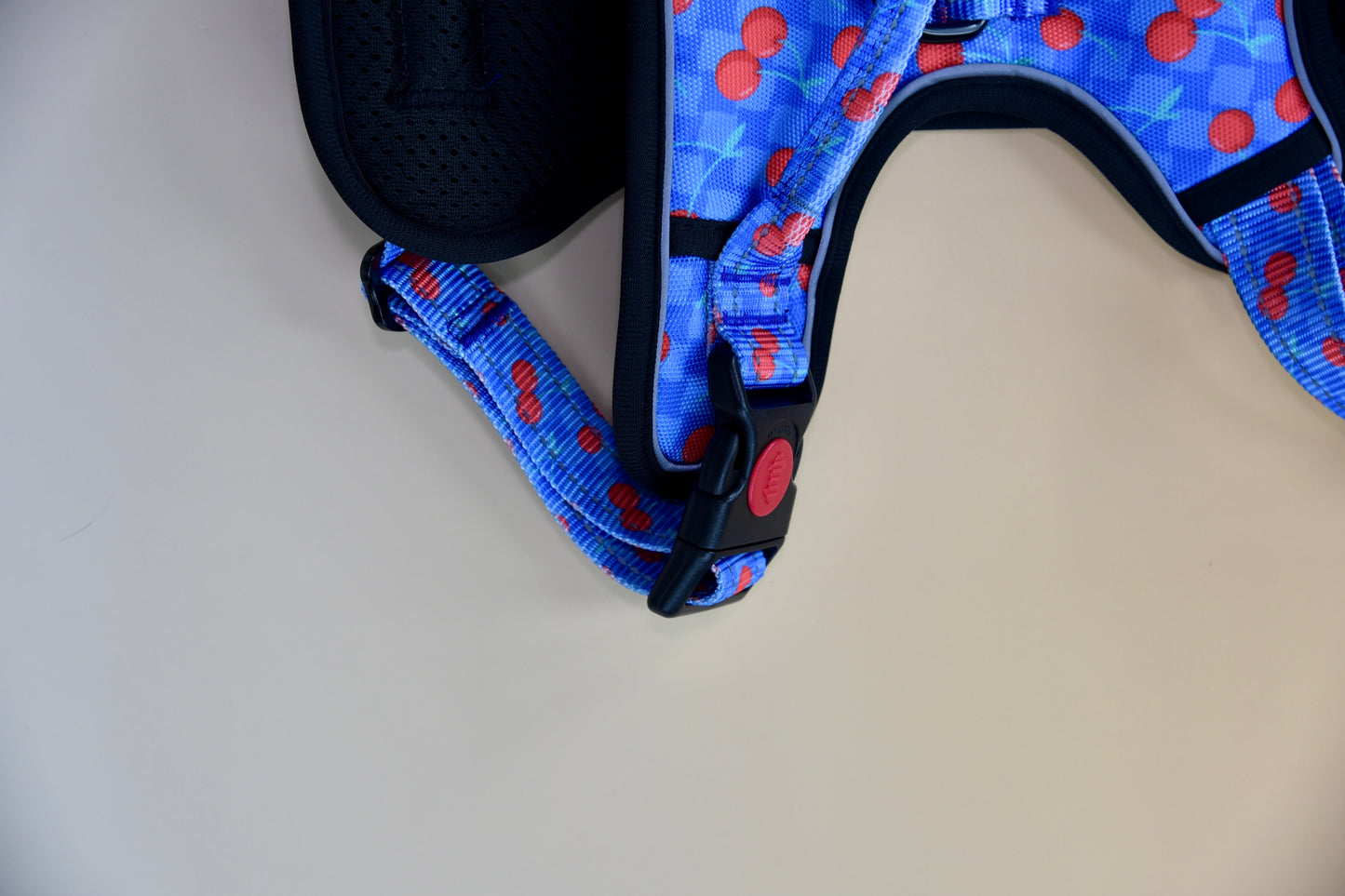 "Cherry Bomb" No-Pull Harness